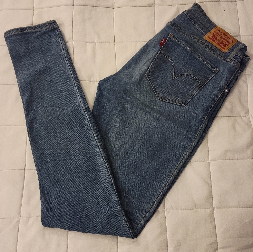 Size 27 Levi's jeans